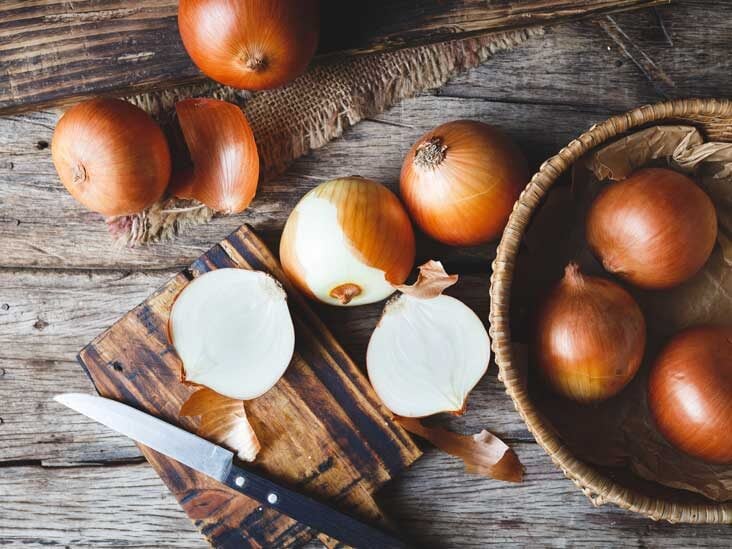 لهذه الأسباب عليك دومًا إضافة البصل إلى وجباتك