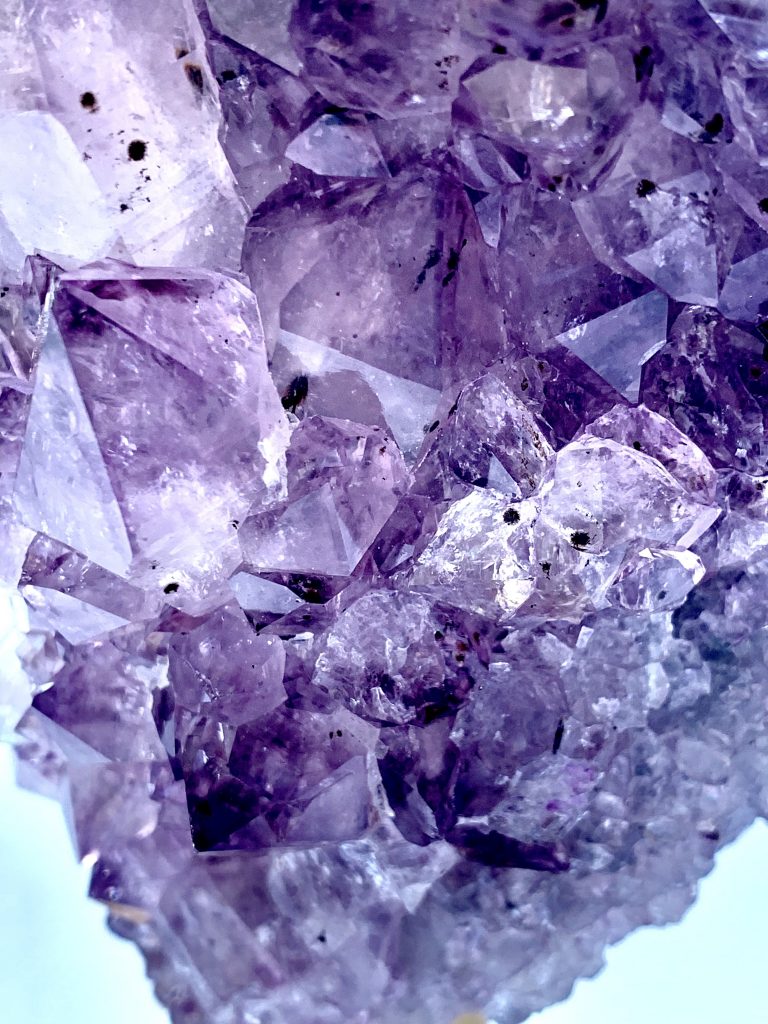 Cristalloterapia: tutto quello che c’è da sapere sulla primordiale energia dei cristalli