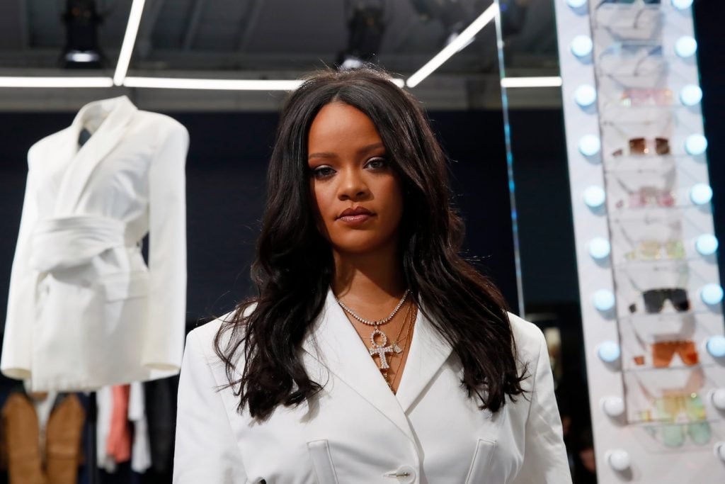 Rihanna is Officially a Billionaire at 33 Years Old