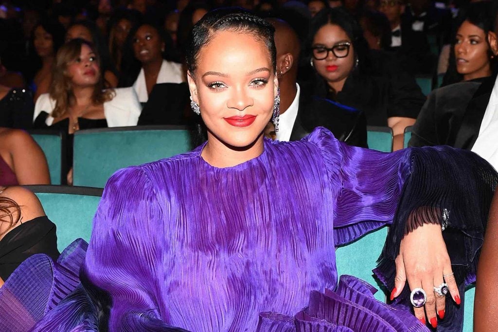 Rihanna is Officially a Billionaire at 33 Years Old