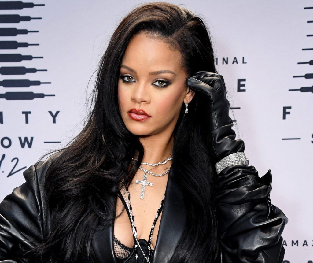 Rihanna is Officially a Billionaire at 33 Years Old