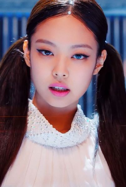 Jennie – Blackpink: Từ thần tượng “bốc lửa” đến những thú vị đời tư!
