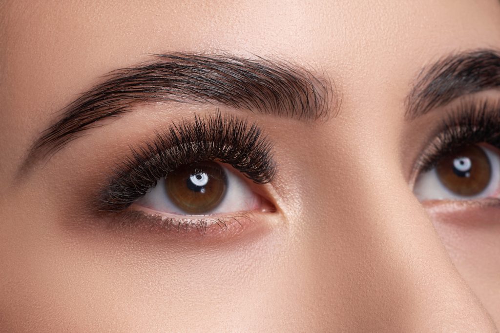 6 طرق طبيعية للحصول على رموش أطول
