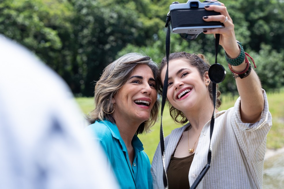 Maisa fala sobre o seu papel como filha de Glória Pires