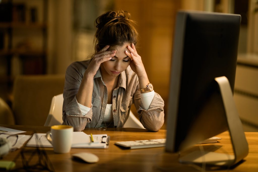 6 Ways Working From Home Might Be Triggering Migraines — And How to Tweak Your Set-Up
