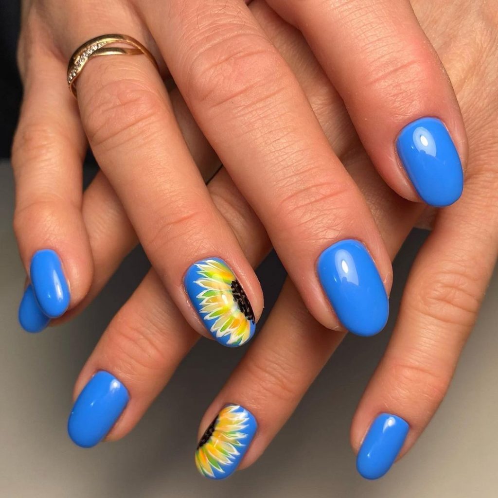 Blue and Yellow Nail Art To Inspire Your Next Manicure