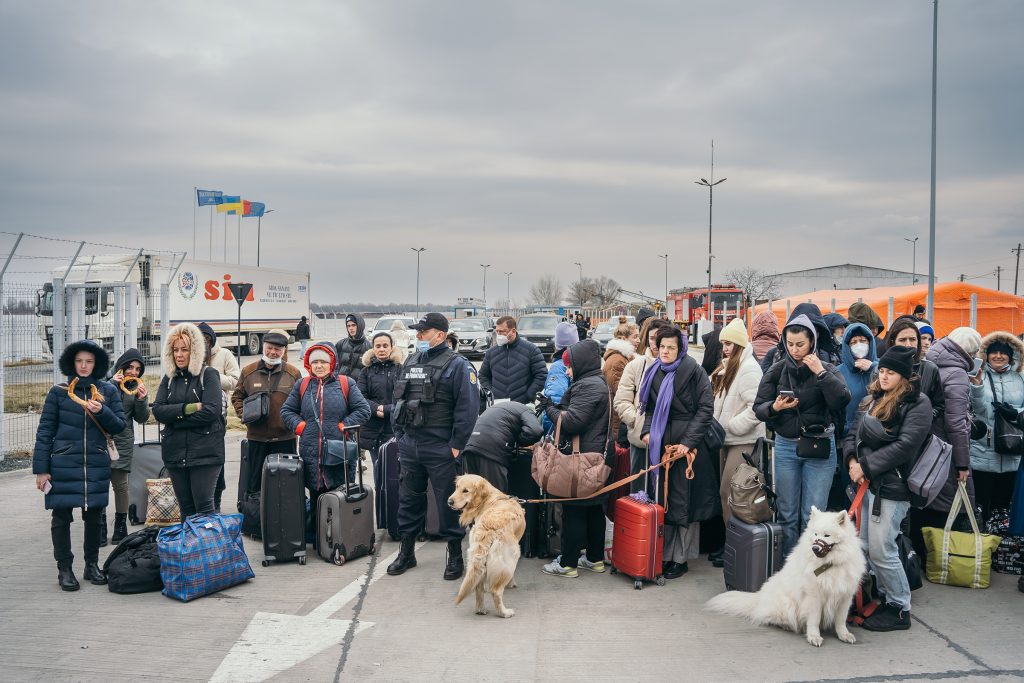 Romania sare in ajutorul Ucrainei! Arme, combustibil si ajutor la granite!