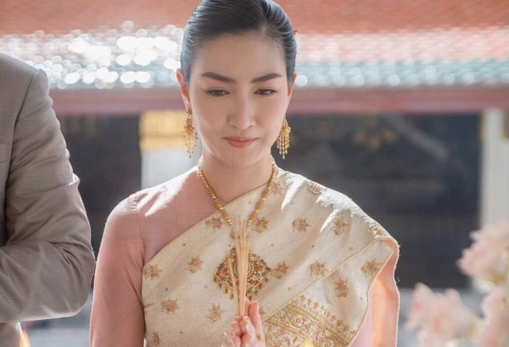7 ภาพสุดสง่าของชุดทำบุญวันเกิดของแพนเค้ก-เขมนิจ