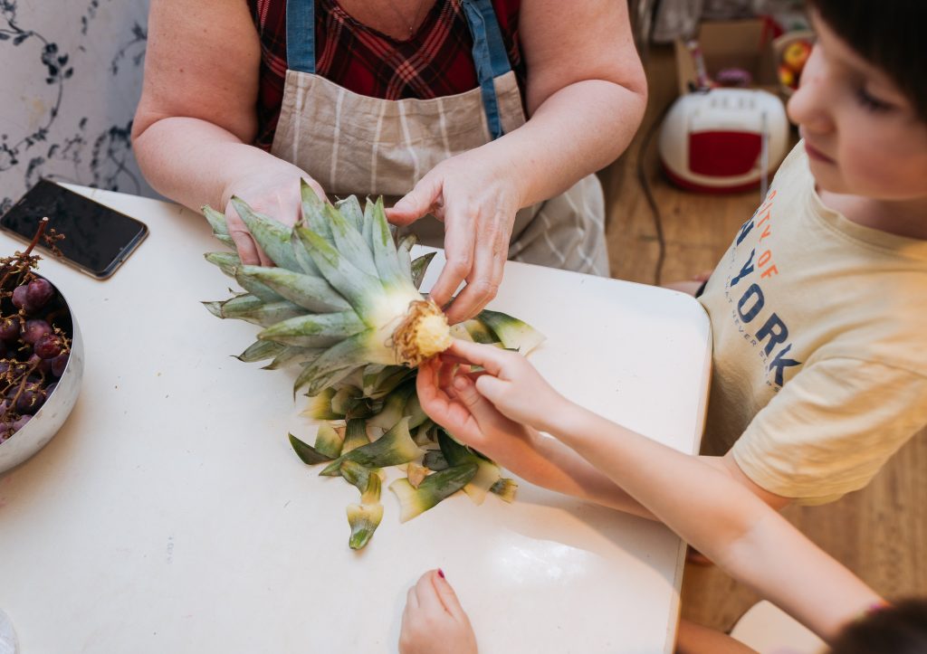 Stop Throwing Out Pineapple Crowns – Do This Instead!