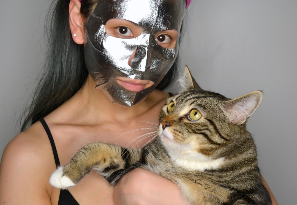 Cover Your Face in Aluminum Foil and See What Happens an Hour Later — It’s Amazing!
