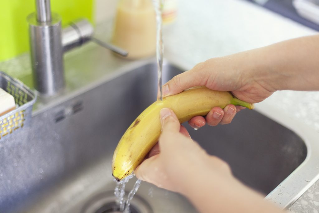 Pericolul Ascuns în Coaja de Banană: Ce Ar Trebui Să Faci înainte de a Mânca Fructul. Ai Greșit Până Acum?  