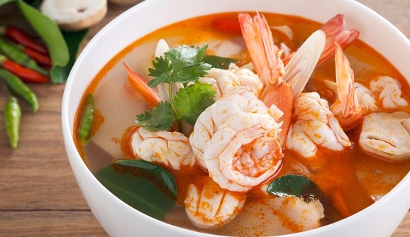 วิวัฒนาการของต้มยำกุ้งในประเทศไทยจากอดีตสู่ปัจจุบัน