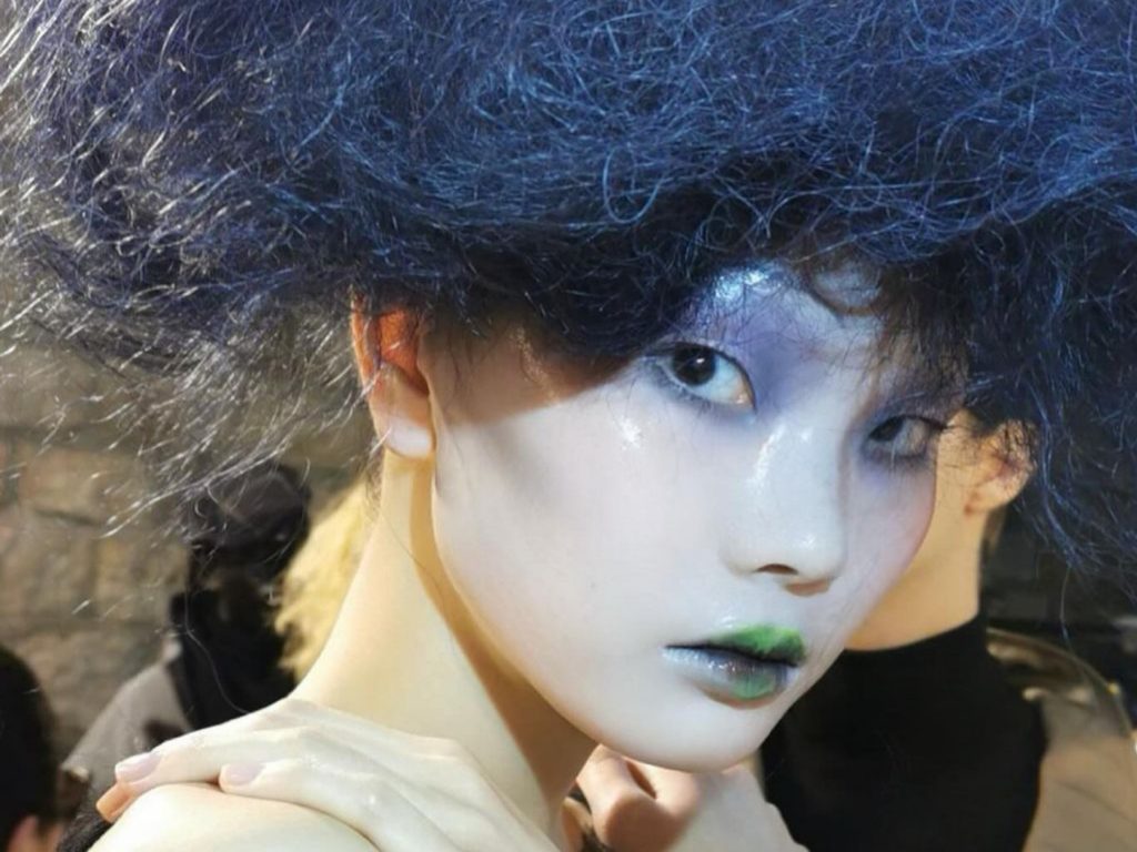 Inilah Kekuatan Makeup! Mengubah Orang Tua Jadi Muda Kembali!