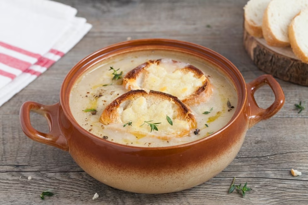 Zuppa di cipolle al latte: esperienza da fare (almeno) una volta nella vita 