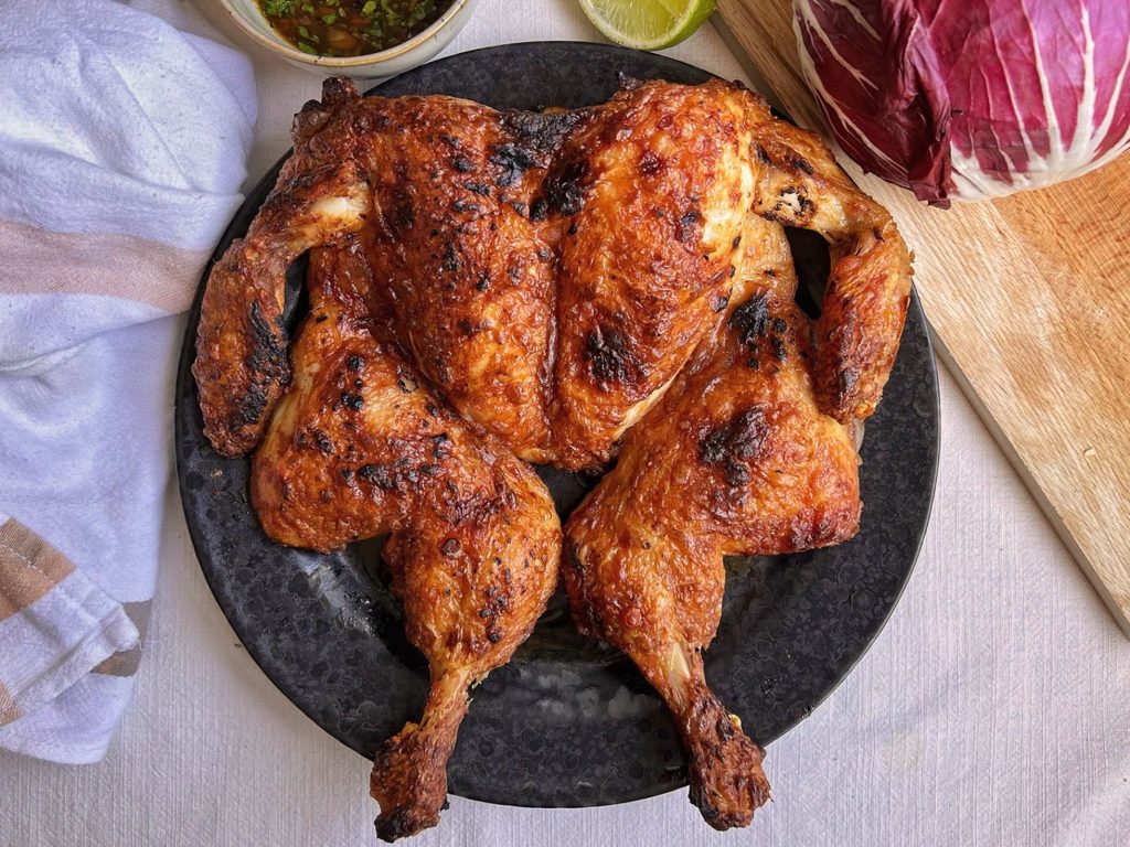 ¿Qué parte del pollo es la más perjudicial y por qué no se debe lavar la carne antes de cocinarla?