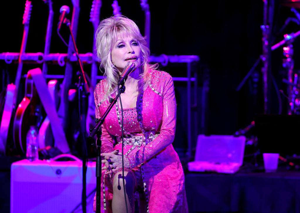 Mind-Blowing Facts About Queen Of Country, Dolly Parton
