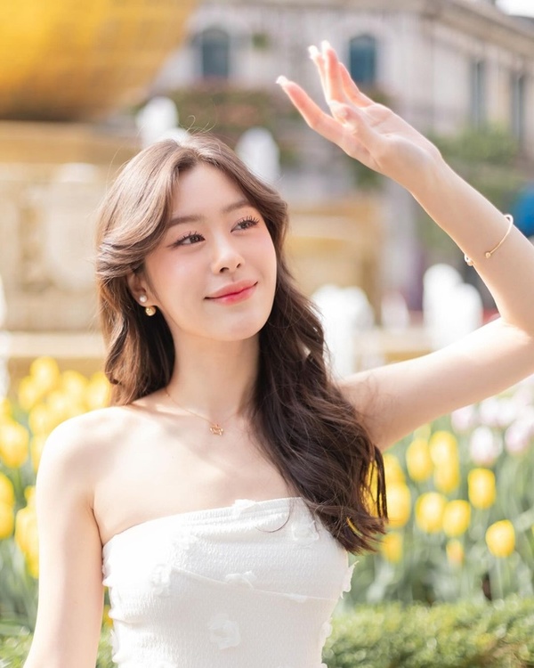 เปิดประวัตินักแสดงสาวรุ่นใหม่ไฟแรง แบม-สราลี ดีกรี KBank e-girls