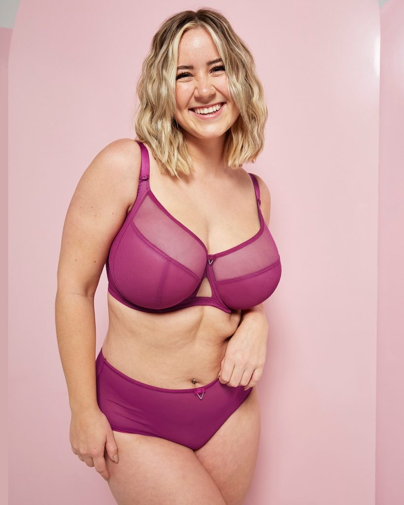 12 Fuller Bust (DD+) Bloggers You Need To Follow 