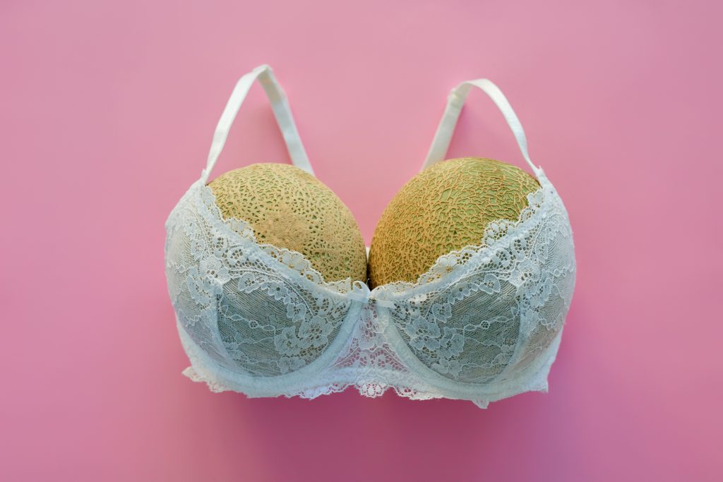 10 Moments You’ll Only Understand If You Have a Fuller Bust