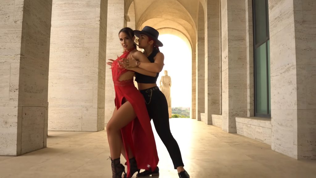 E bachata prea provocatoare pentru un dans?