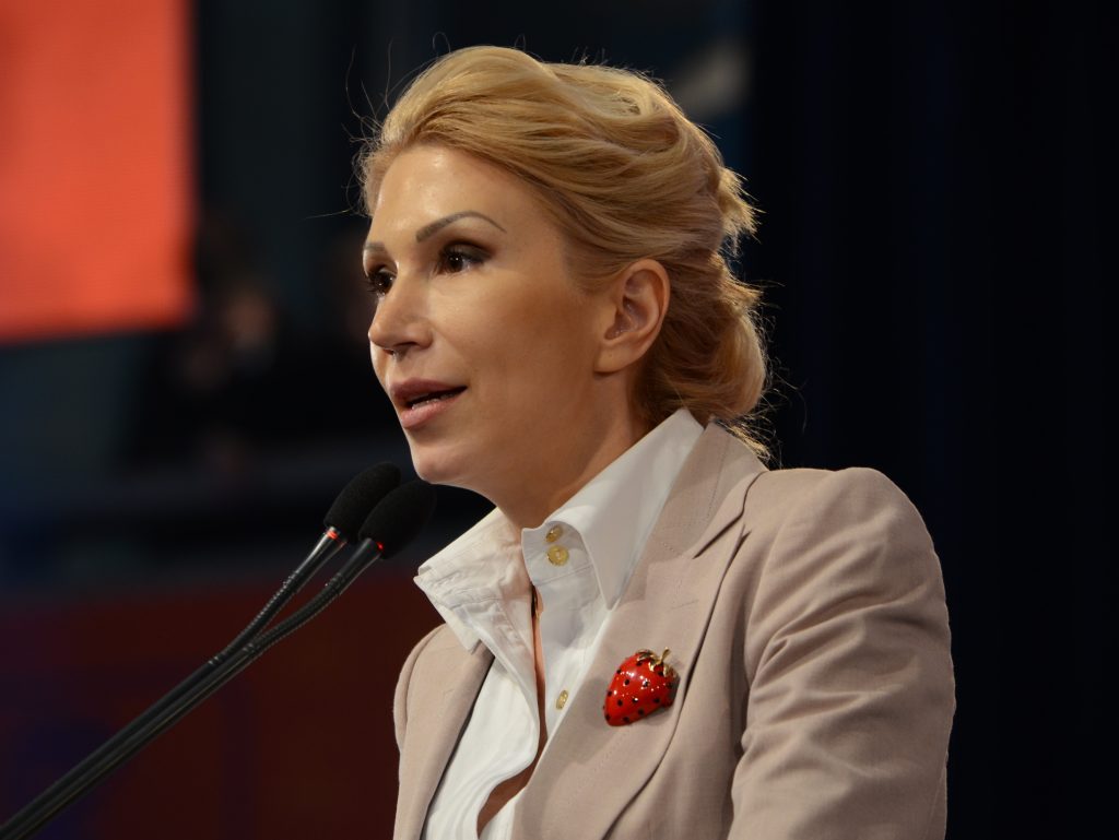 Cine sunt si cum arata divele noi din parlament?