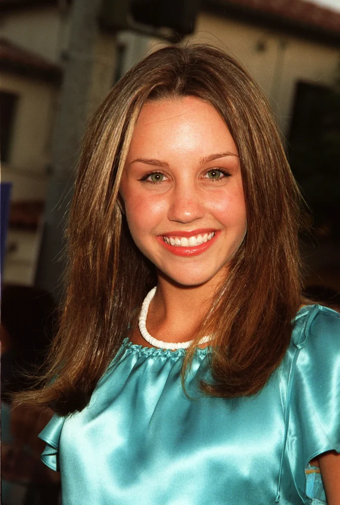 Amanda Bynes Went From Nickelodeon’s Sweetheart to Hollywood’s “Handle With Care”