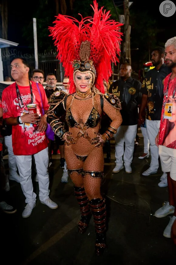 As 10 Fantasias de Carnaval Mais Icônicas Usadas por Celebridades Brasileiras