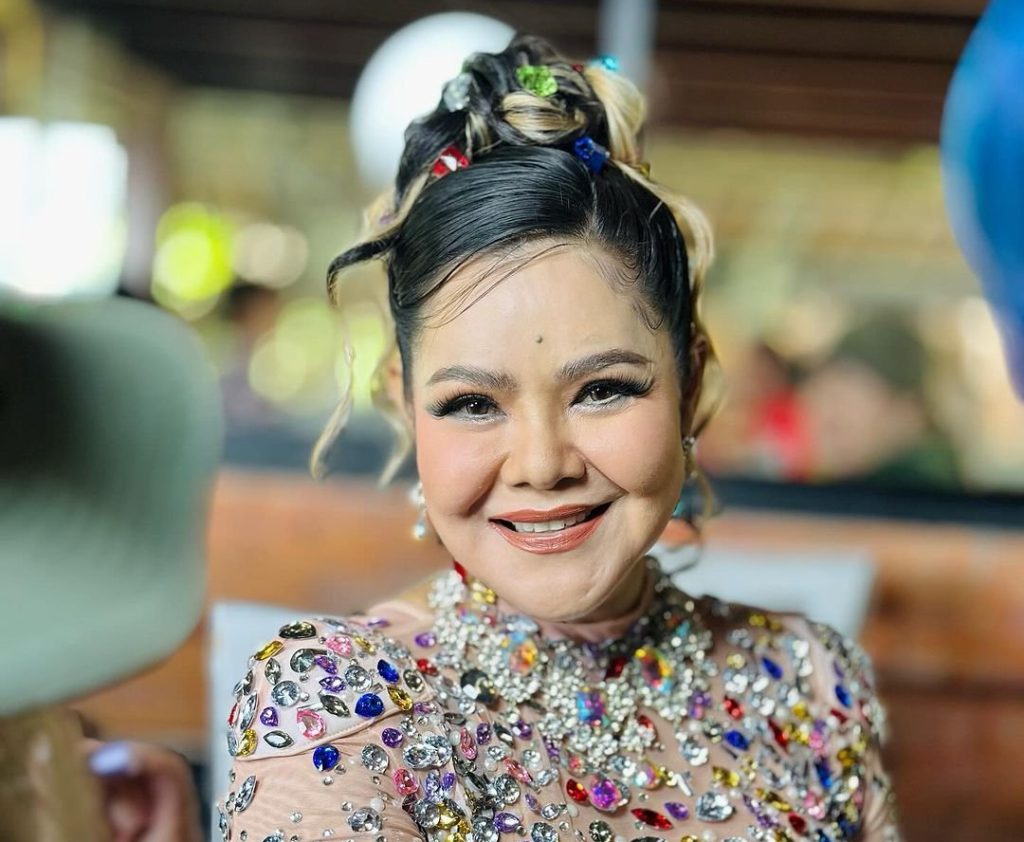 สุนารี ราชสีมา แชร์เลขเด็ดสามตัว ที่พ่อมาตะโกนบอกในฝัน 