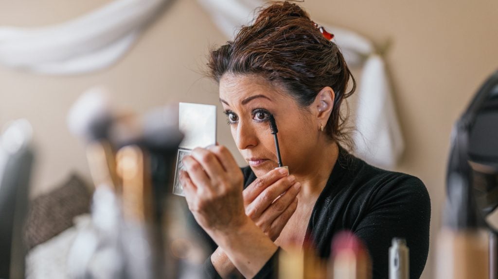 5 أخطاء شائعة في المكياج تجعلك تبدين أكبر سنًا… تجنبيها الآن!