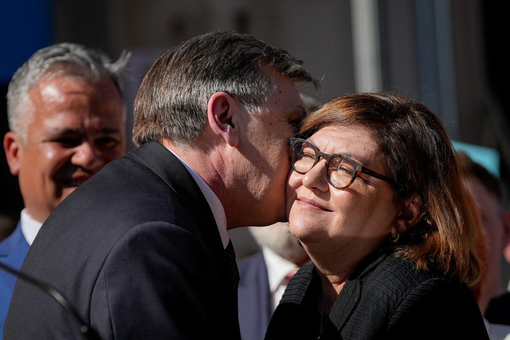 Crin Antonescu & Adina-Ioana Vălean: O poveste de dragoste clădită pe politică și parteneriat