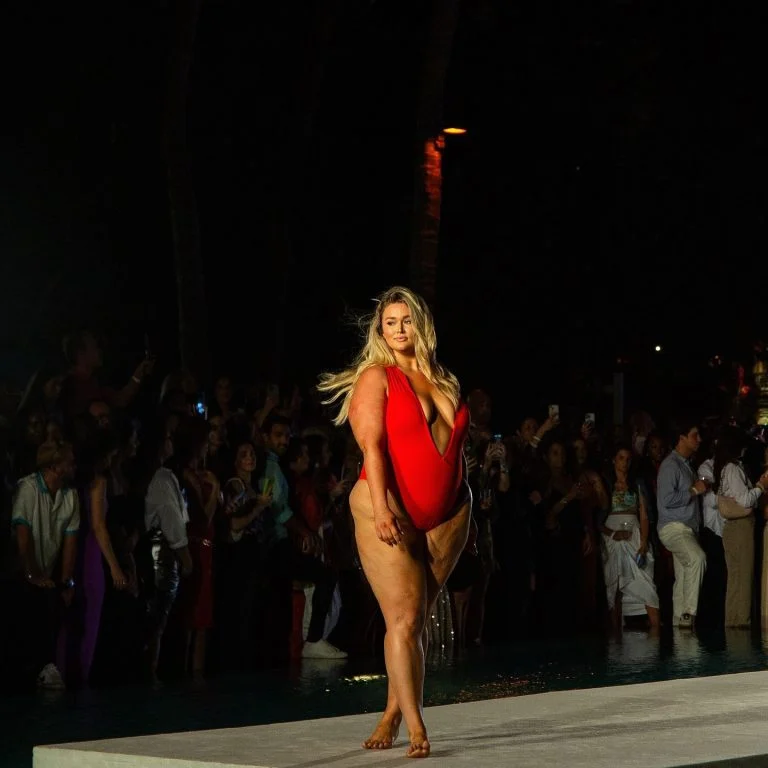 Wer ist Hunter McGrady? 15 spannende Fakten über das Plus-Size-Model
