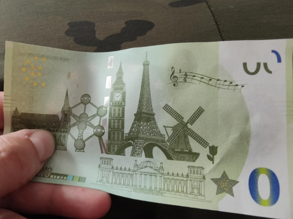La banconota da 0 euro: perché esiste davvero e perché tutti la vogliono